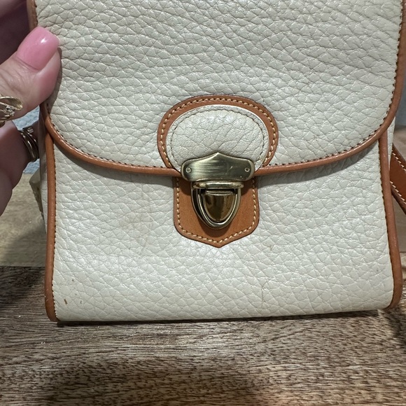 Dooney & Bourke Vintage Cream and Brown Pebbled Leather Crossbody Bag - Picture 3 of 9